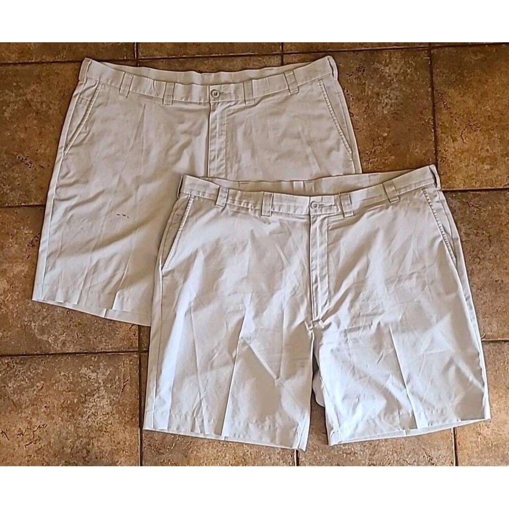 2 Pairs Roundtree & Yorke Mens 9” Performance Work Play Shorts Golf Preppy Gray
